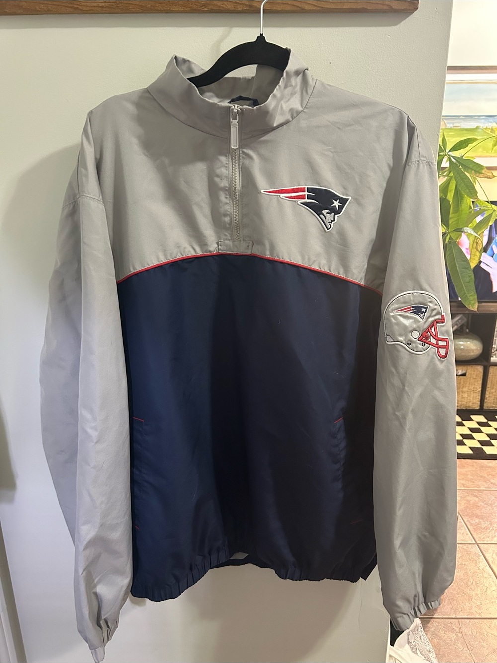 NFL Team Apparel New England Patriots Quarter-Zip Windbreaker Jacket - Size L